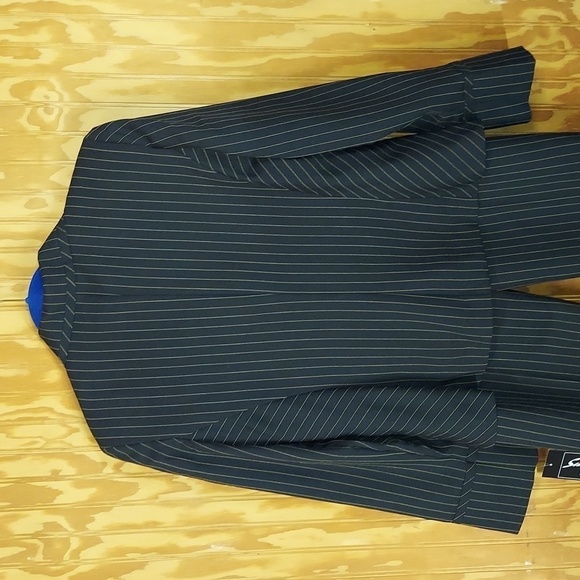 Sweet Suit - Picture 4 of 14